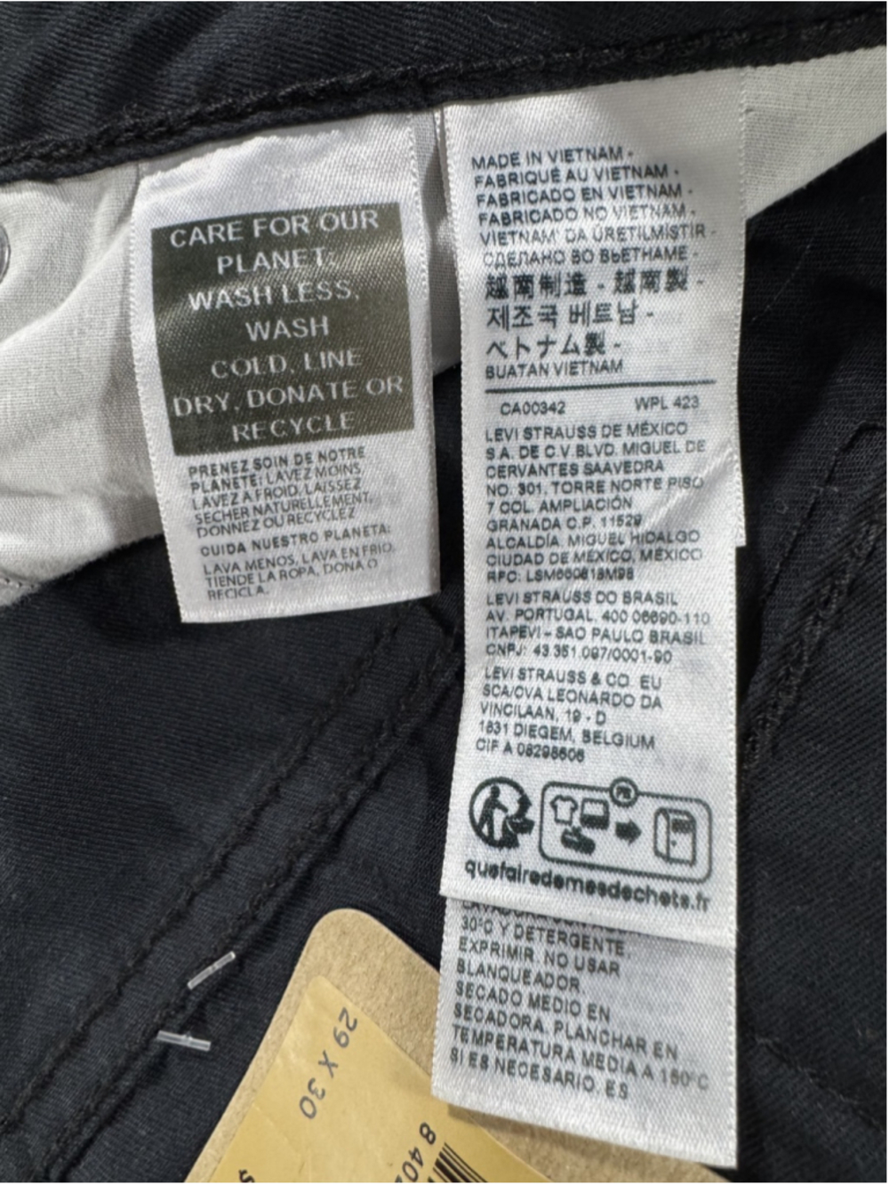 NWT Levi's '80's Mom Jeans High Rise Relaxed Tapered Leg Black Size 29x30 - Picture 5 of 16